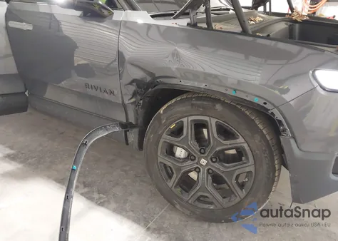 2025 Rivian R1S Adventure Dual Motor Large Pack/Adventure Dual Motor Max Pack z USA, uszkodzony, nr VIN 7PDSGBBA5SN071179